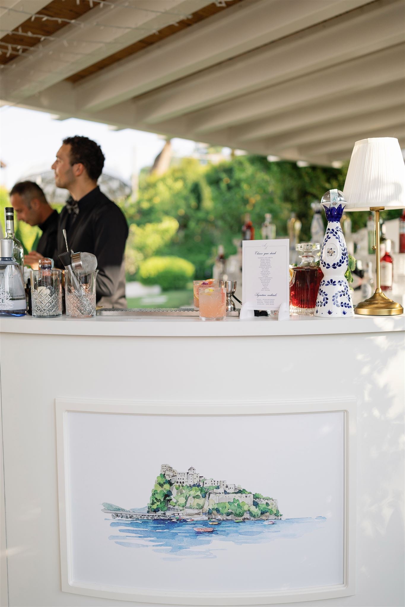 Discover our exclusive round bar, a custom-designed setup for weddings and private events in Italy. Fully personalizable and perfect for adding a wow effect to your cocktail hour or after-dinner party.